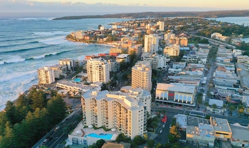 Pool View, Lift Access 503, Opposite North Cronulla Beach