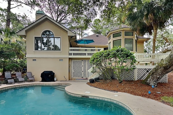HOST & HOME presents…163 Mooring Buoy! Escape to this beautifully renovated 4-bedroom coastal retreat in the prestigious gated community of Palmetto Dunes.