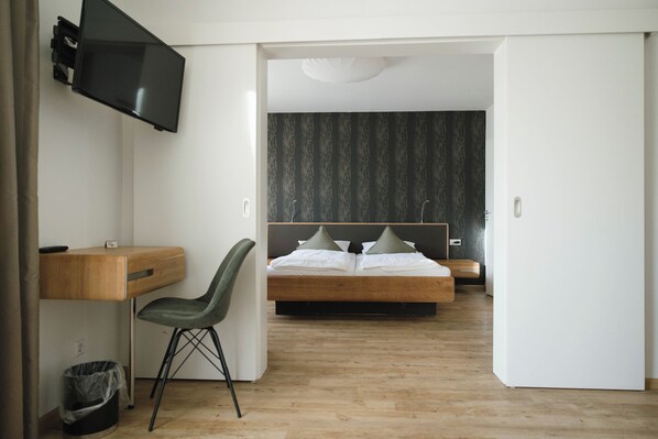 Suite, Garden View | In-room safe, desk, laptop workspace, blackout curtains - feelfalt Café & Hotel (Bad Bellingen)