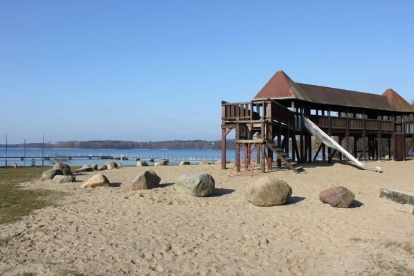 Außen-Kinderspielplatz