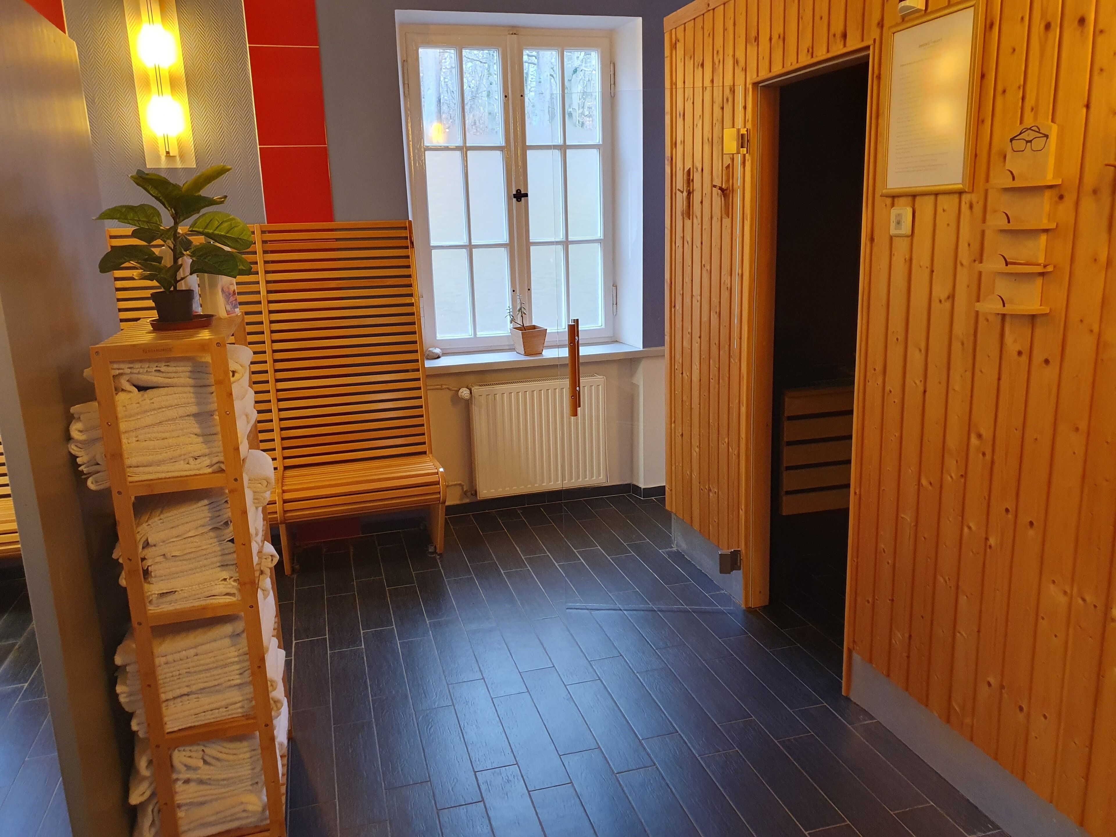 Couples treatment room(s), body treatments, reflexology, massages