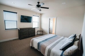 3 chambres, fer et planche à repasser, Wi-Fi gratuit, draps fournis