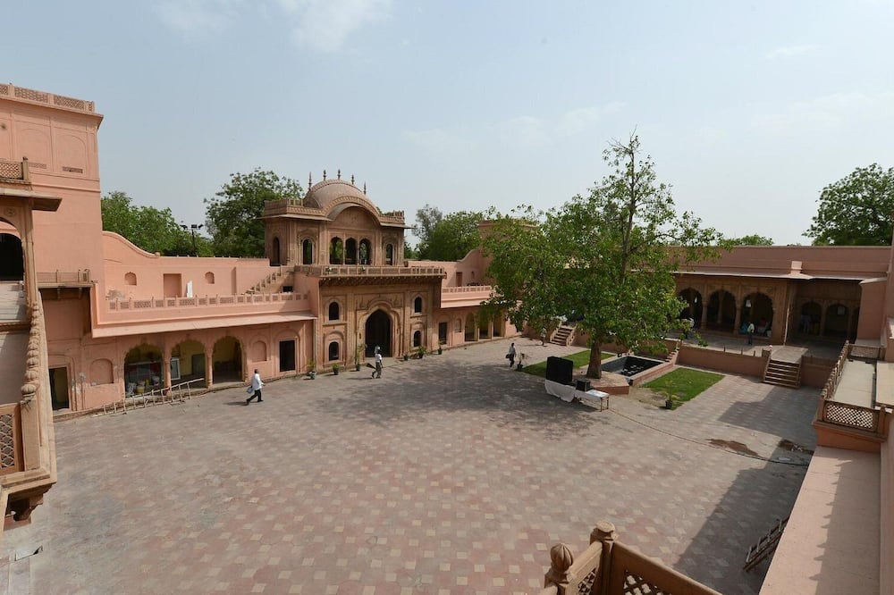 Raja Nahar Singh Palace