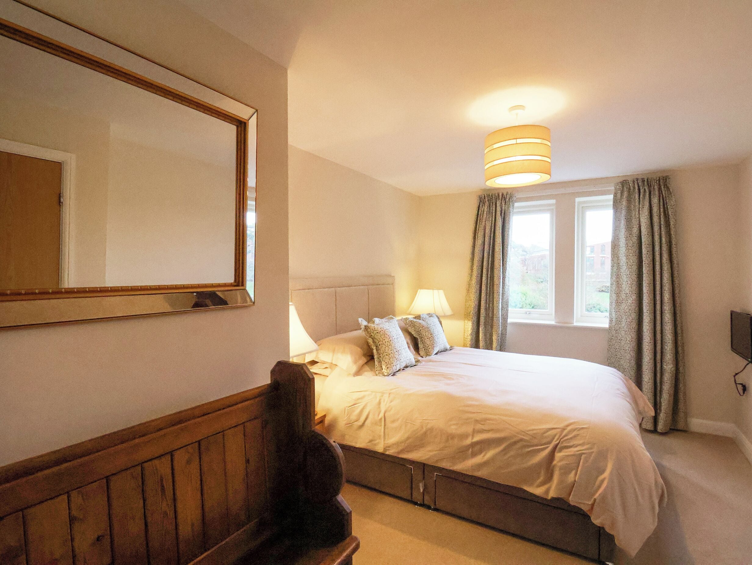 2 bedrooms, individually decorated, individually furnished, free WiFi