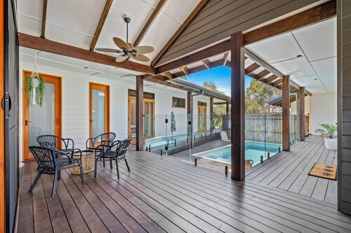 Luxury South Stradbroke Island Escape 4 Bed with Pool
