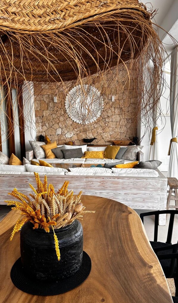 Smart-tv, eldstad, tv-spel och datorskärmar