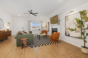 TV, fireplace, offices