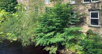 The Old Riverside School House Apt 3