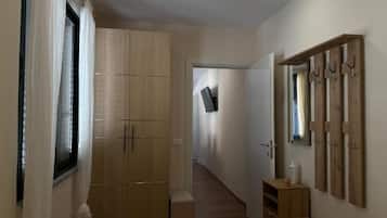 2 bedrooms, free WiFi