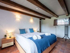 4 bedrooms, travel cot, free WiFi