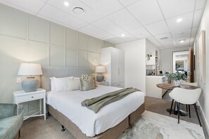 1 bedroom, desk, iron/ironing board, free WiFi