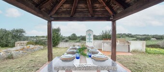 Wonderful private villa for 6 guests with WIFI, TV, patio and pets allowed