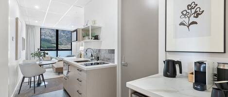 Fridge, microwave, stovetop, dishwasher