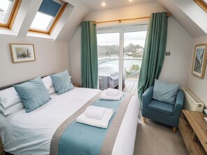 3 habitaciones, decoración personalizada y muebles diferentes 