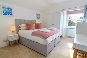 4 makuuhuonetta, yksilöllisesti sisustettu, yksilöllisesti kalustettu