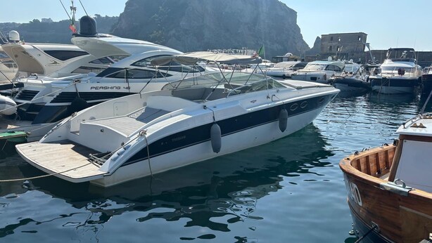 Boating - Luxurious Caprie Italia Boat Rental With Breathtaking Ocean Views (Capri)