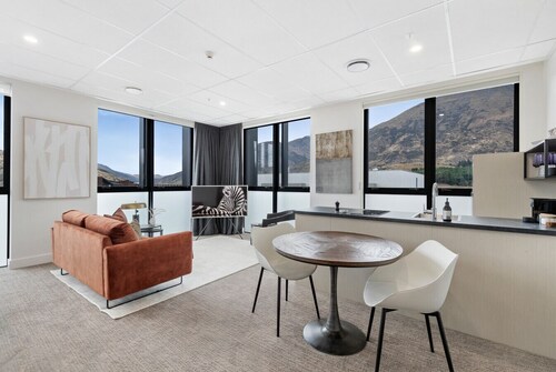 12th Avenue Queenstown Suite 16