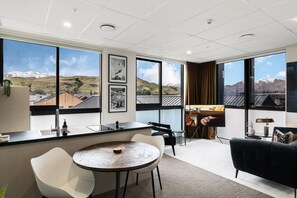 Interior - 12th Ave Queenstown Suite 12 (Queenstown)