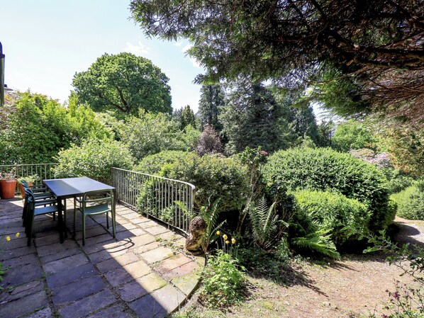 Cottage | Outdoor dining