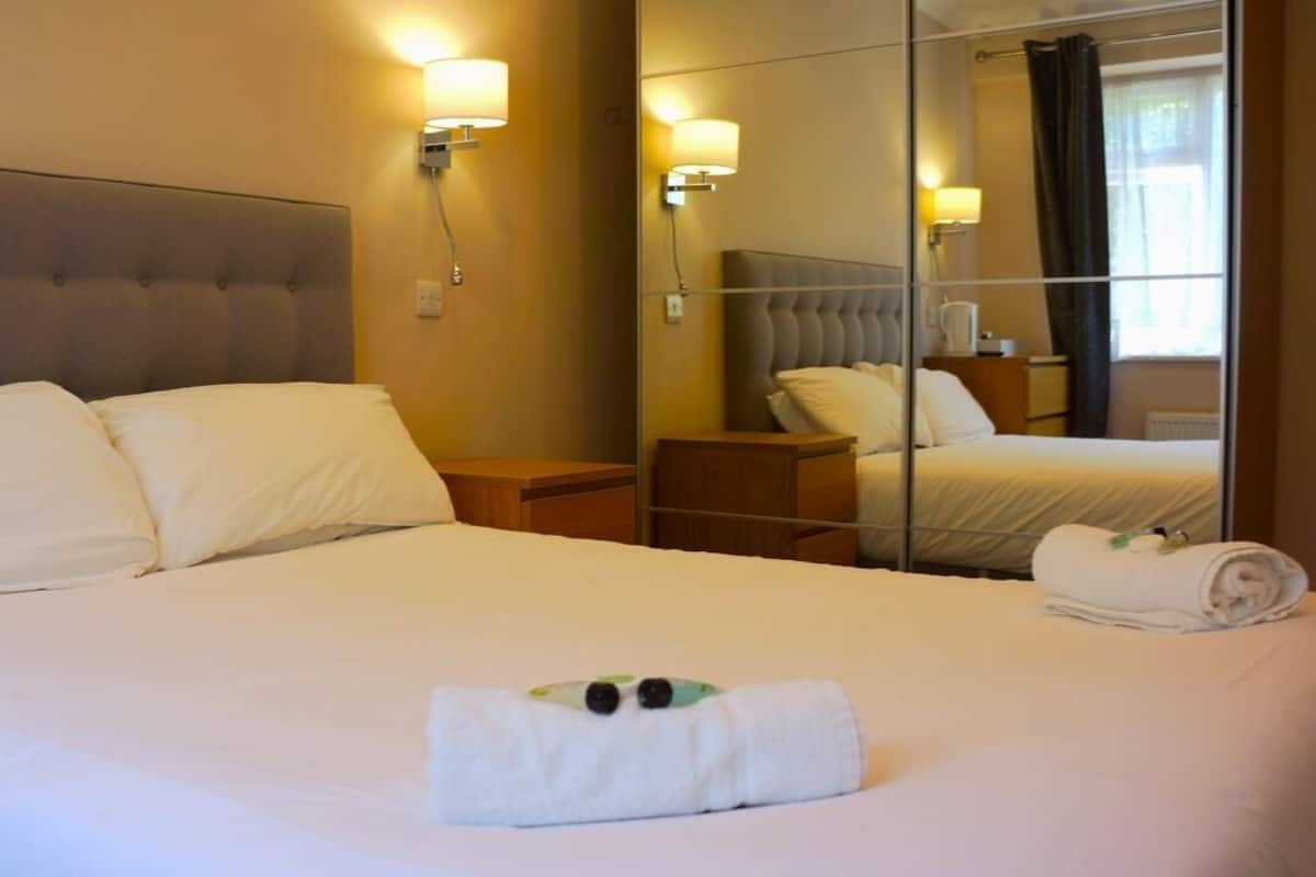 1 bedroom, desk, laptop workspace, free WiFi