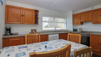Dishwasher, cookware/dishes/utensils