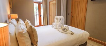 Abbots Reading Mews 2