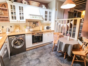 Fridge, dishwasher, cookware/dishes/utensils