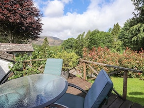 Outdoor dining - The Farmhouse (Coniston)