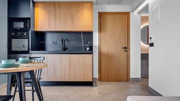 Sea View Suite | Outdoor Hot Tub | Private kitchen | Microwave, oven, stovetop, espresso maker