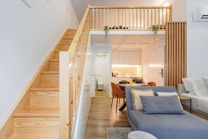 City Duplex, 1 Bedroom, Non Smoking, Air conditioning | Living area - Heroísmo Duplex Flat (Porto)