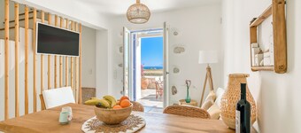 Aetherian Ciel Villas, Alia