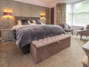 6 bedrooms, individually decorated, individually furnished, free WiFi