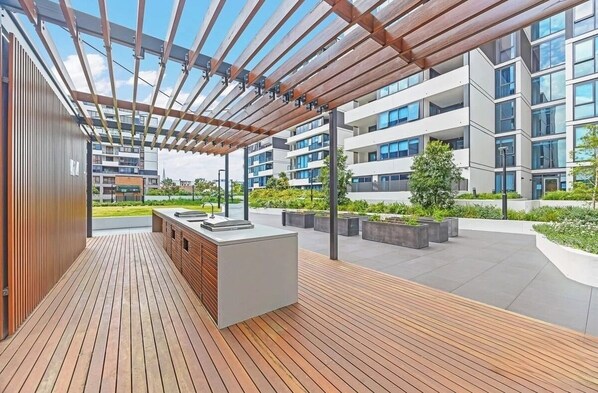 Terrace/patio - Modern Luxury 2-Bedroom Apartment in the Heart of Bankstown (Bankstown)