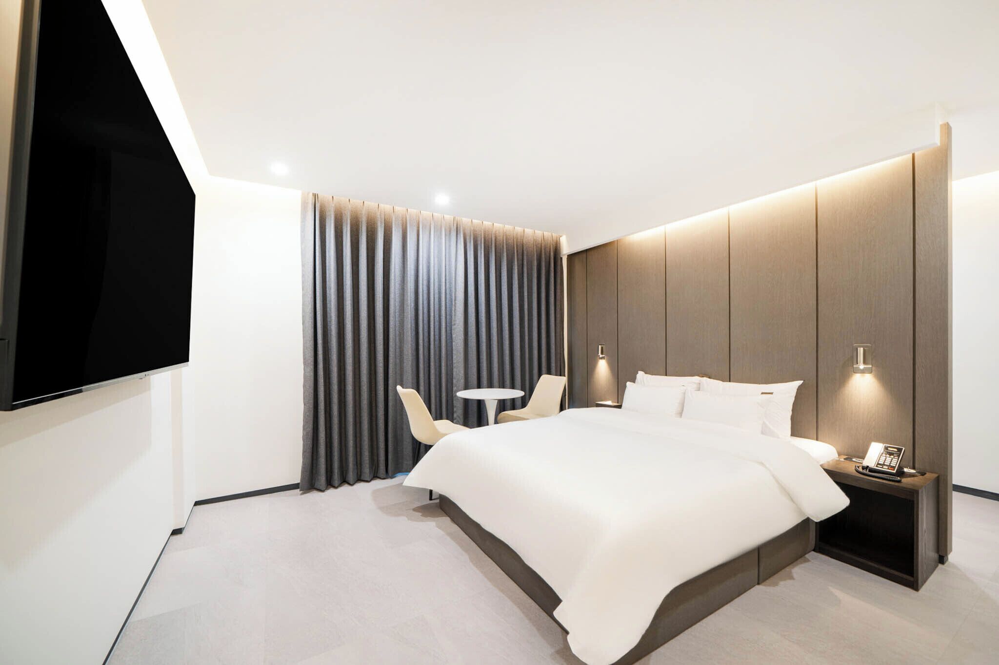 Quarto casal premium | Escrivaninha, espaço de trabalho para notebook, Wi-Fi de cortesia