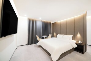 Desk, laptop workspace, free WiFi - Lantana Hotel Gwangju (Gwangju)