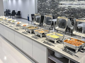 Frukost varje dag mot avgift