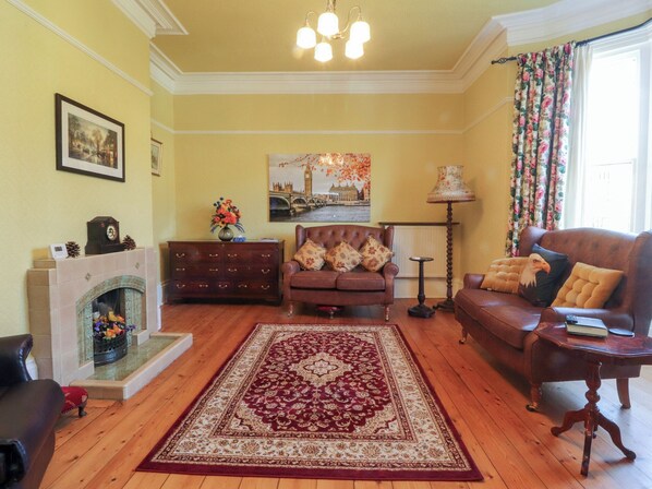 Living area - Mullans (Southport)