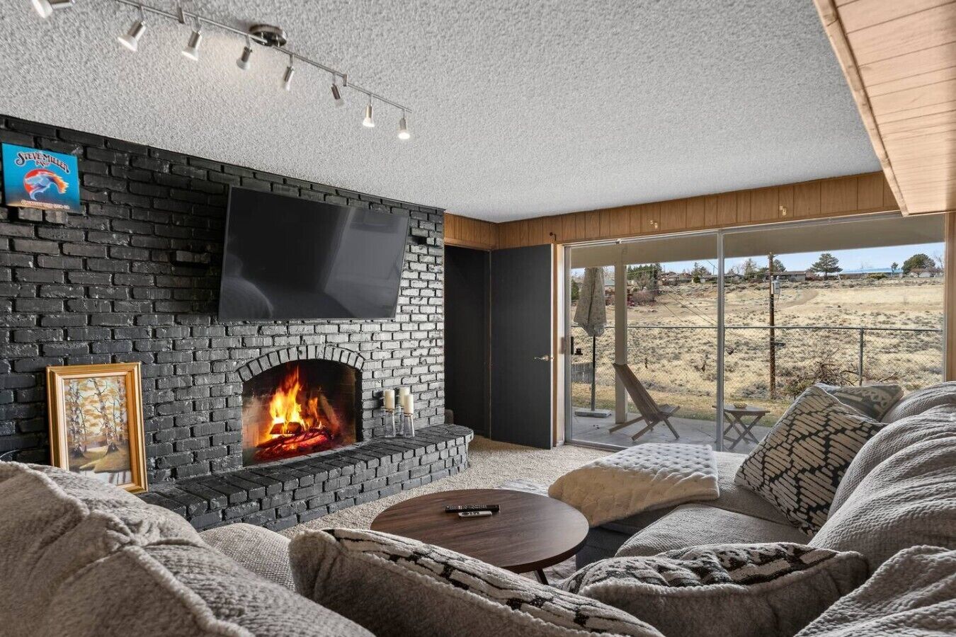 Fernseher, Kamin