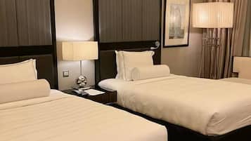 Select Comfort beds, desk, laptop workspace, free WiFi