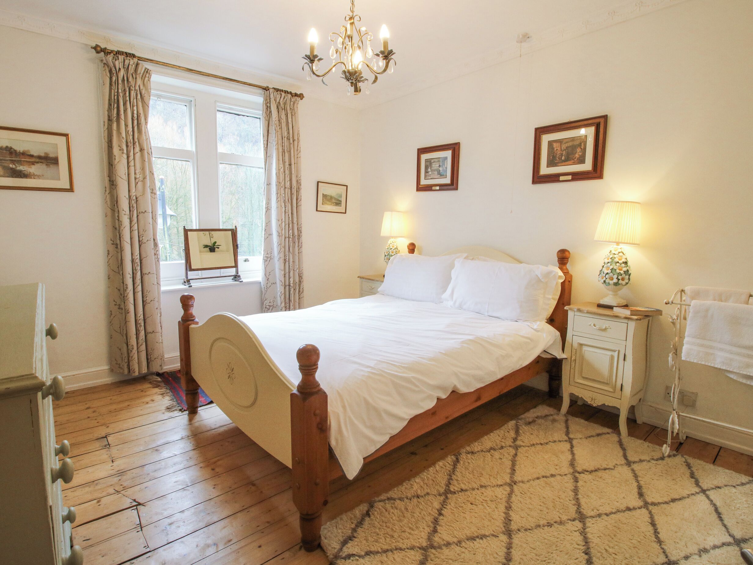 3 bedrooms, individually decorated, individually furnished, free WiFi