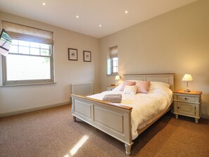 2 bedrooms, individually decorated, individually furnished, free WiFi