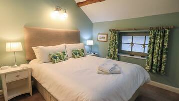 2 phòng ngủ, trang trí khác biệt