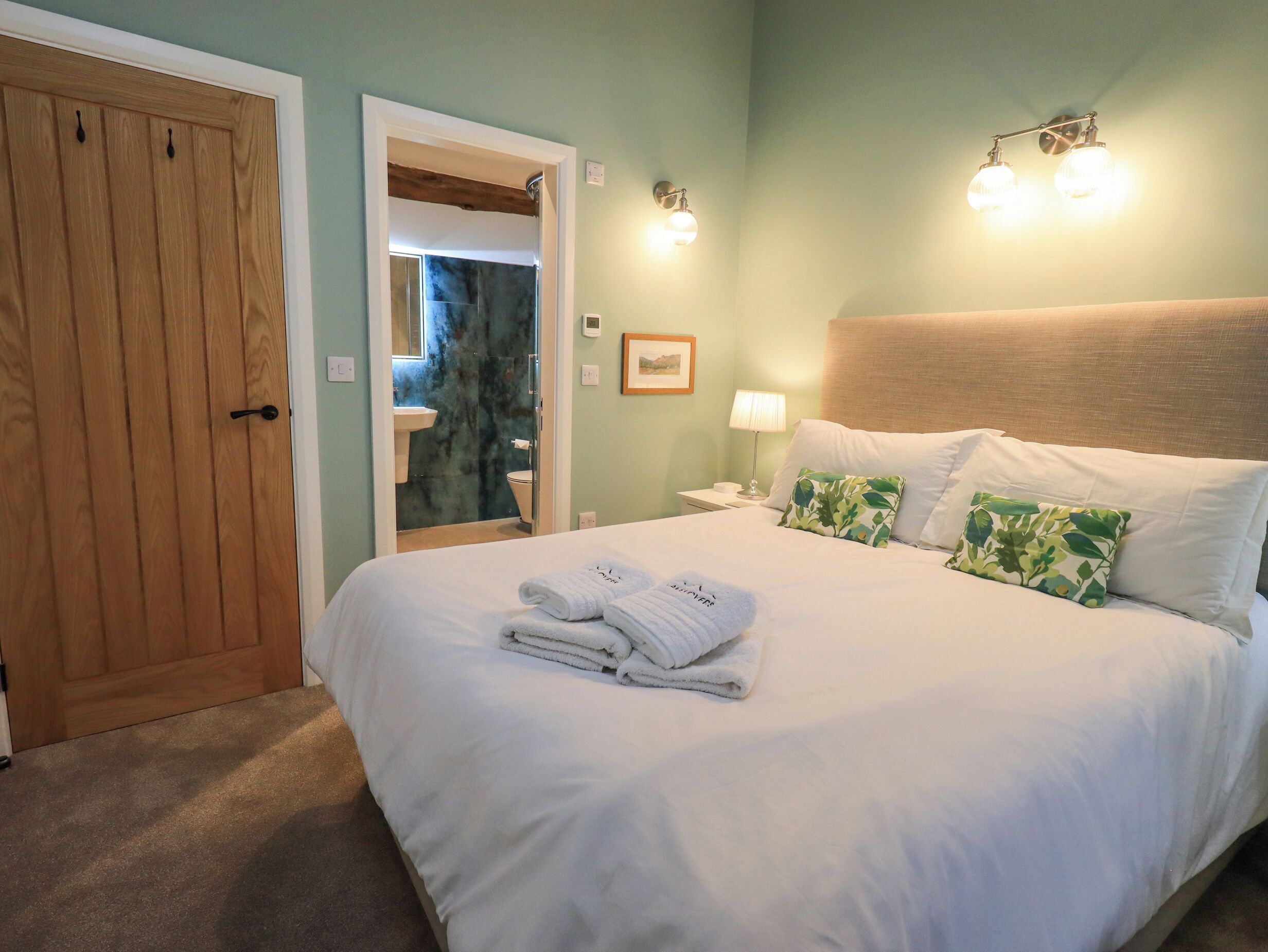 2 bedrooms, individually decorated, individually furnished, free WiFi