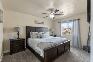 3 quartos, ferros/tábuas de passar roupa, Wi-Fi, roupa de cama