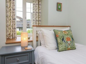 2 bedrooms, individually decorated, individually furnished, free WiFi