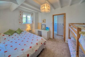4 bedrooms, individually decorated, individually furnished, free WiFi