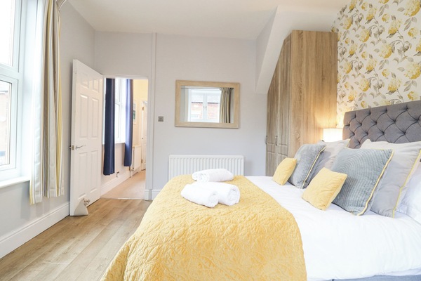 4 bedrooms, individually decorated, individually furnished, free WiFi