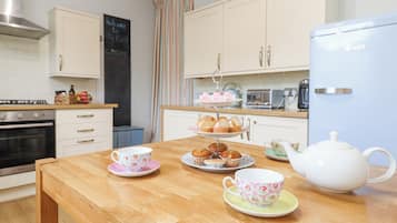 Fridge, dishwasher, electric kettle, toaster
