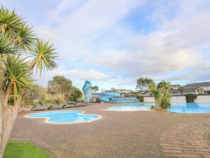 Indoor pool, outdoor pool - The Warren K20 (Pwllheli)
