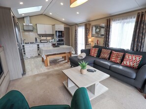 Living area - Windermere View (Windermere)
